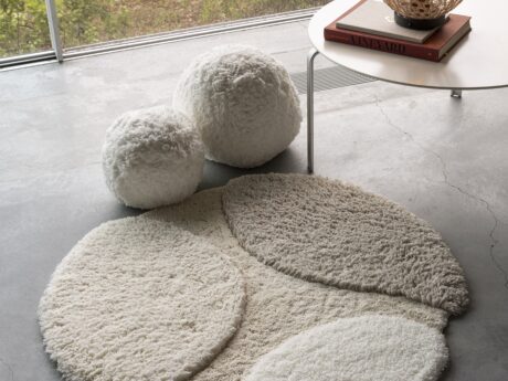 Abyss & Habidecor Cordeira round carpet in a modern living room