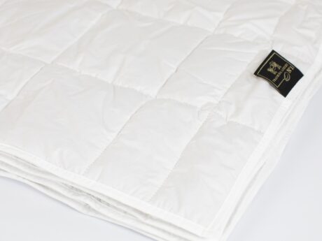 Folded Traumina Luxury N°1 duvet with elegant quilted stitching