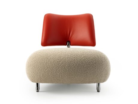 Leolux Pallone PA armchair sand bouclรฉ terracotta leather front view