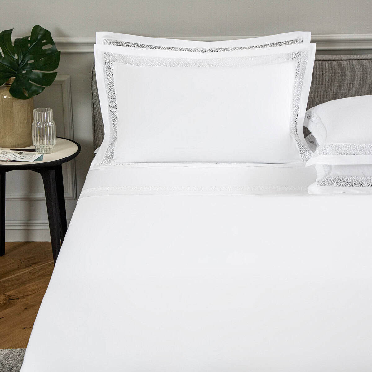 Frette Forever Lace bed linen in white with macramé lace, view 2