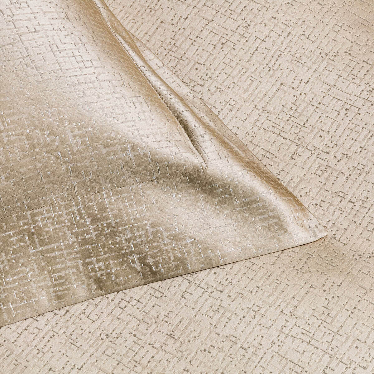 Frette Luxury Glowing Weave bed linen set in Savage Beige, view 3