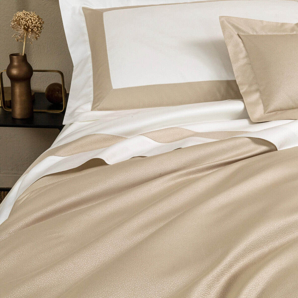 Frette Forever bed linen set in light beige and beige, view 5