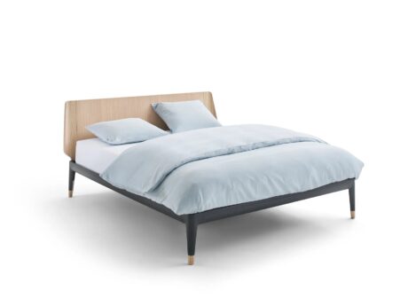 Auping Essential bed with oak headboard