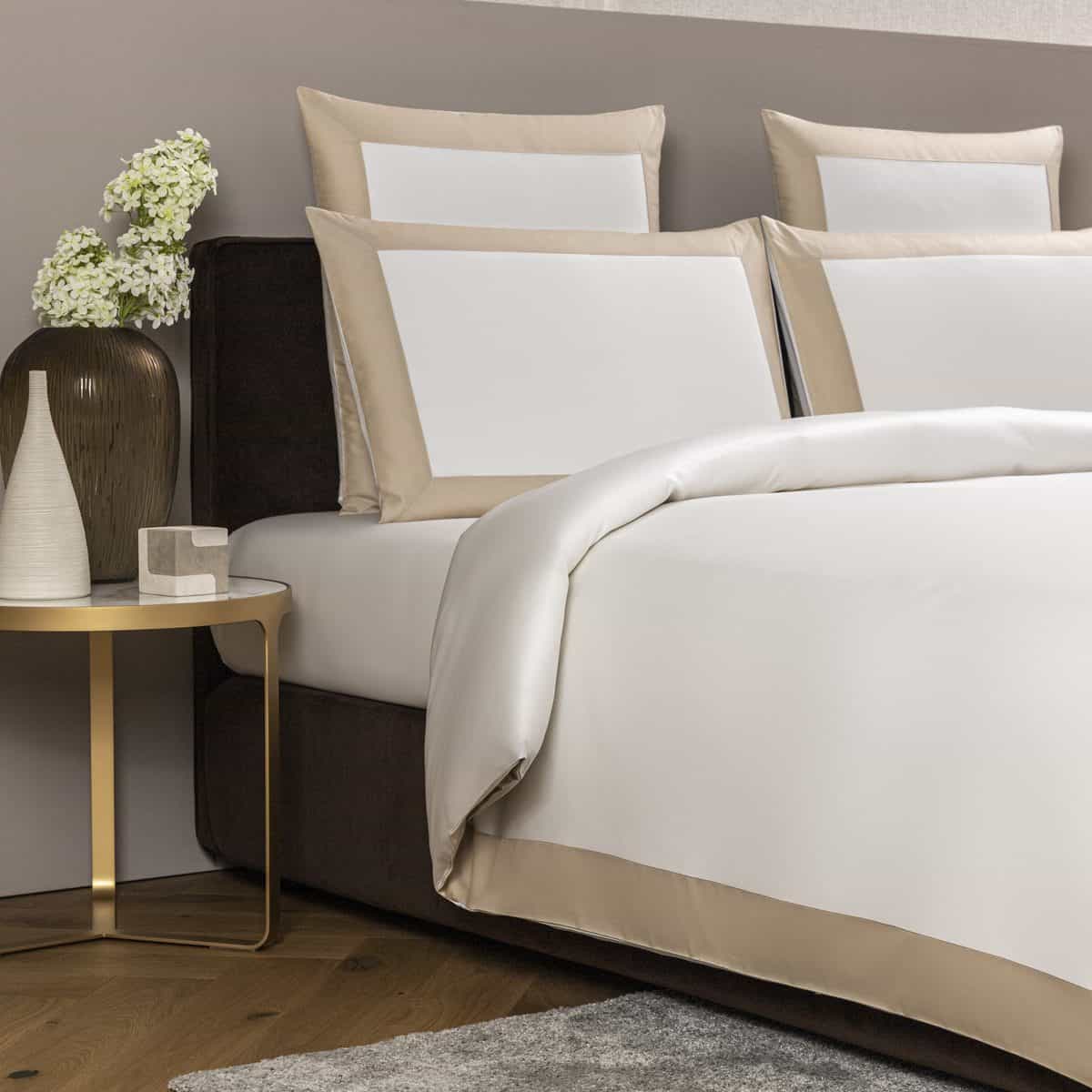 Frette Bold pillowcases with wide beige border