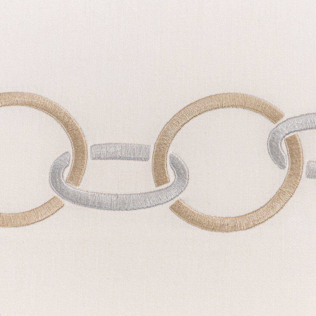 Close-up of Frette Links Embroidery two-tone chain stitching