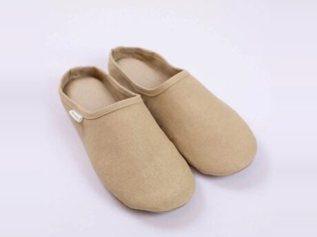 Sasawashi camel slippers made from breathable Japanese fabric